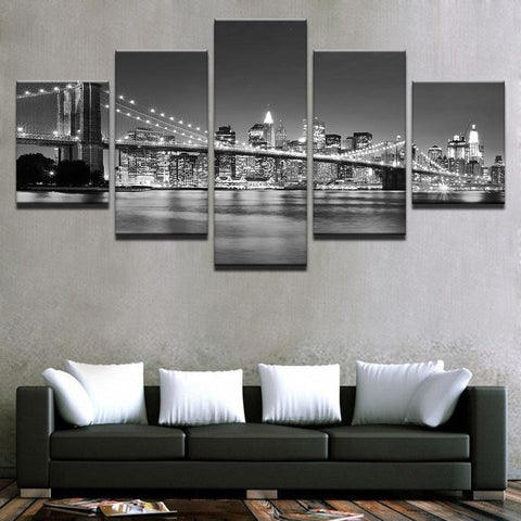 Image of Brooklyn Bridge at Night
