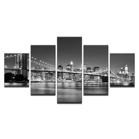 Image of Brooklyn Bridge at Night