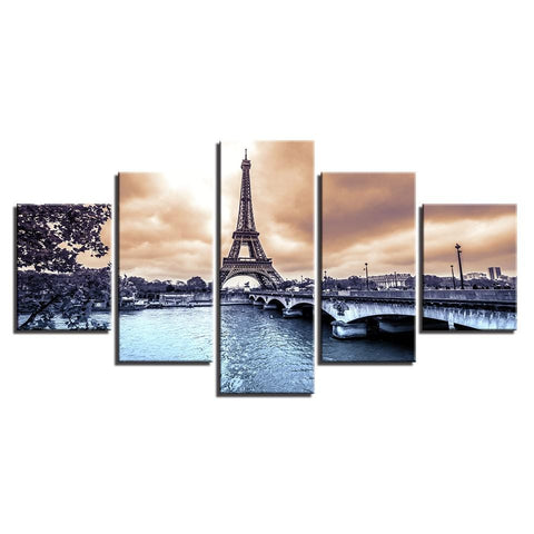 Image of Eiffel Tower