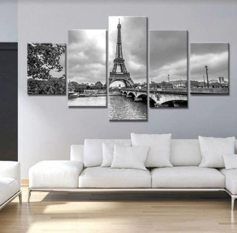 Image of Paris in Black and White